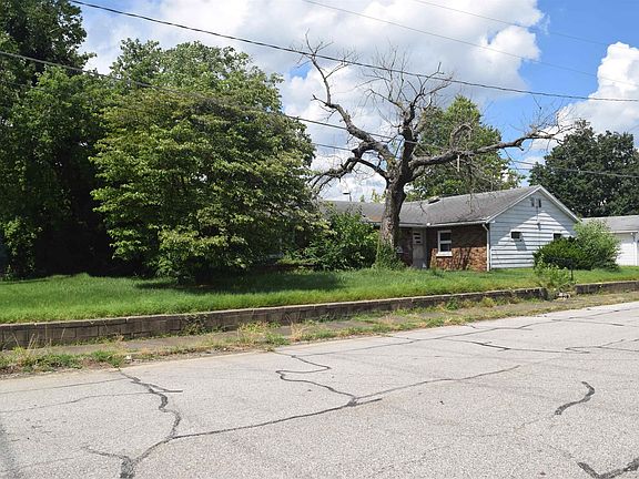 2nd image of 2601 N Heidelbach Ave