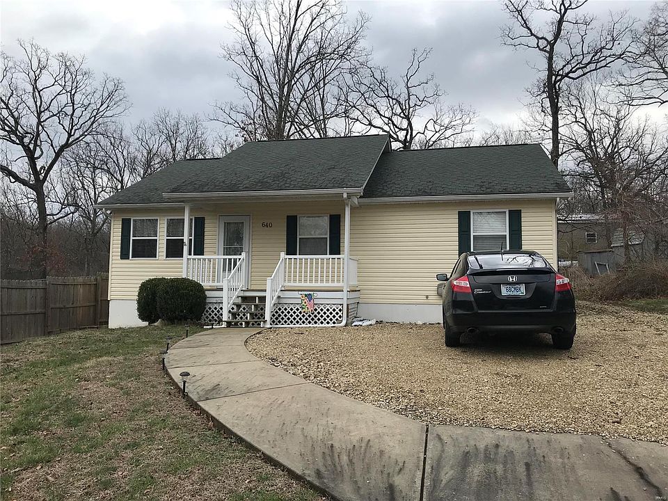 1st image of 640 Lakeshore Dr