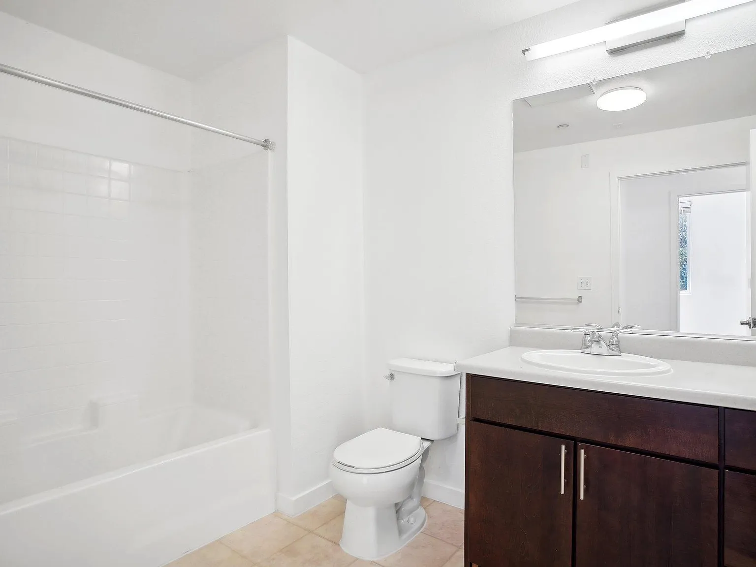 Oak Grove Apartments — Photo 4