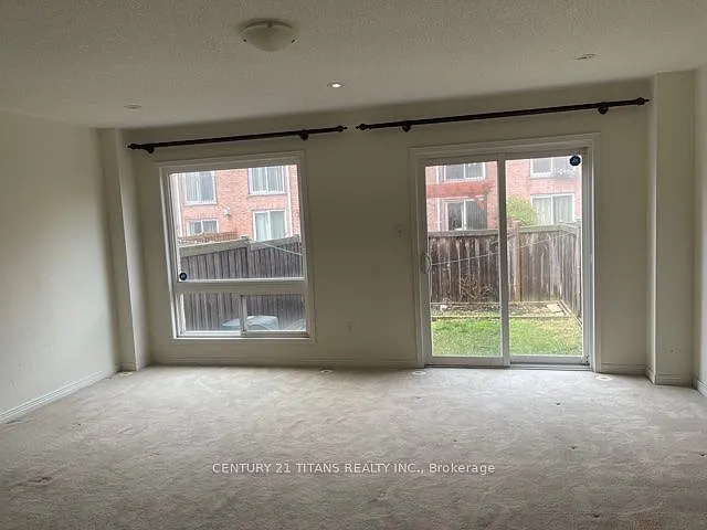 32 Etienne St — Photo 4