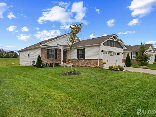 42 Cottage St, Millville, NJ 08332