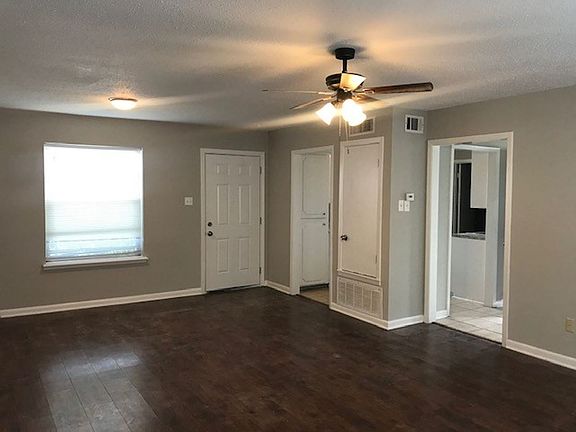 4th image of 103 Carriage Square Dr