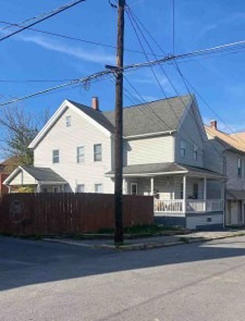 2nd image of 513 2nd St