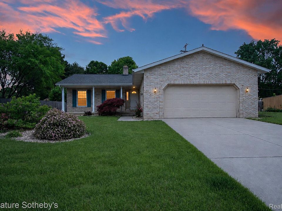 1st image of 652 Willow Ln