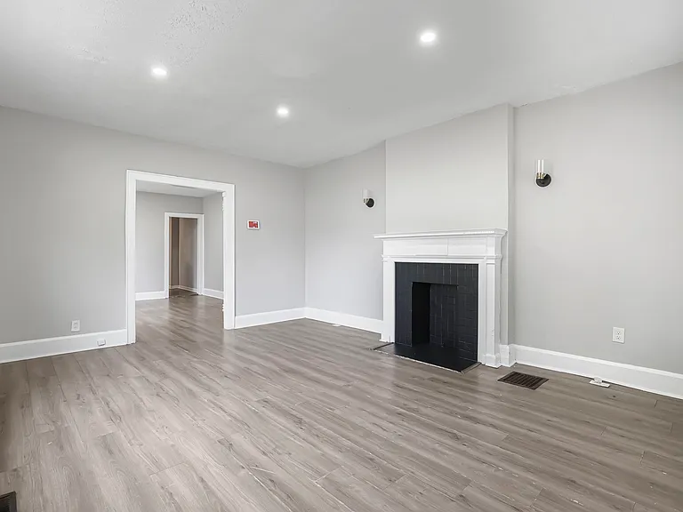 1768 Kent St — Photo 5
