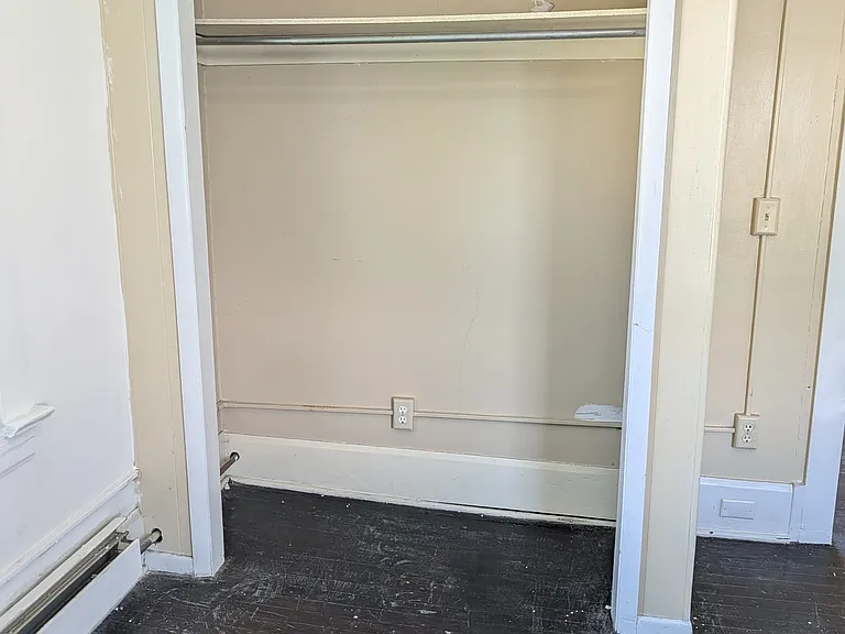 508 Harbor St #UPSTAIRS — Photo 5