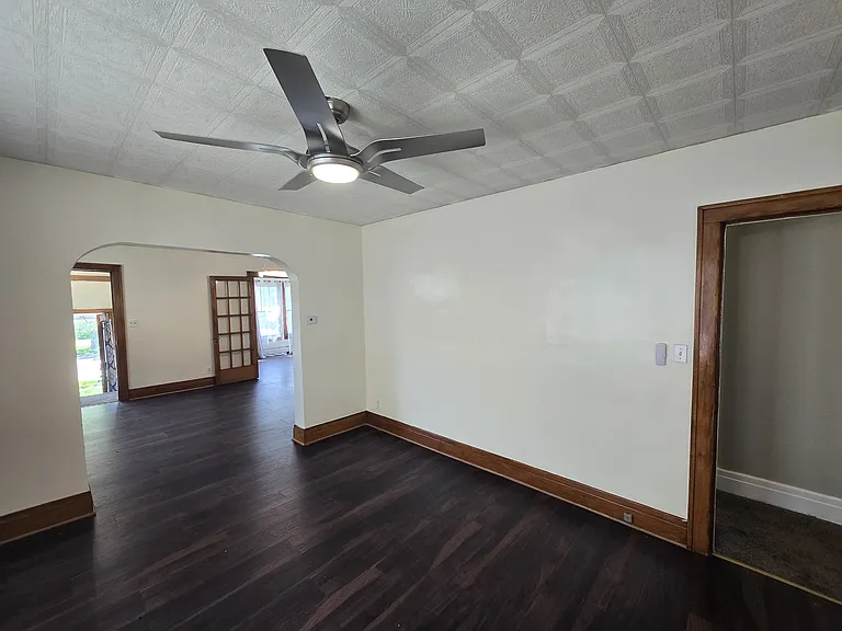 516 Winspear Ave #1 — Photo 7