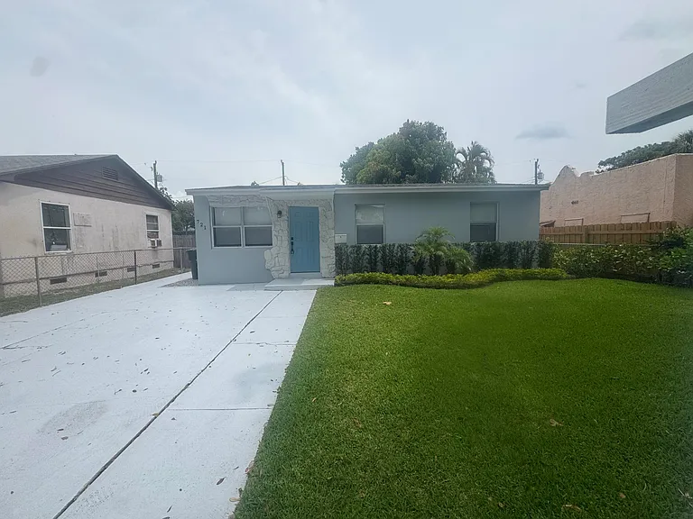 721 Nathan Hale Rd — Photo 1