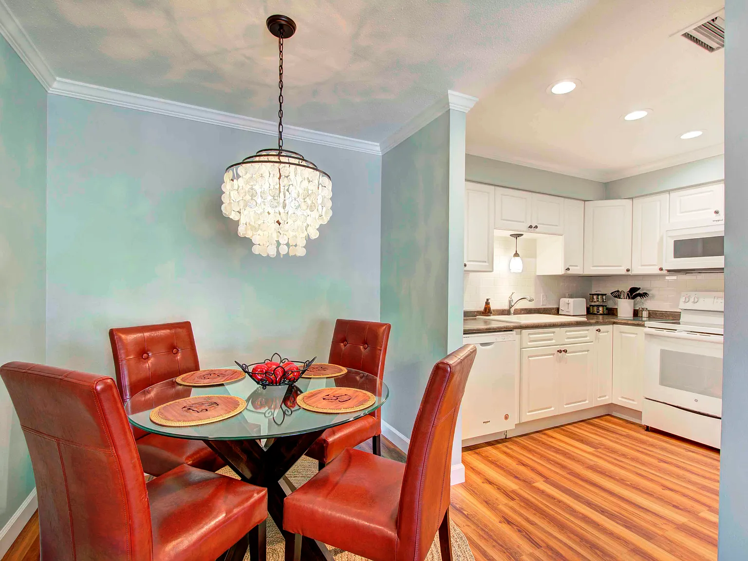 1 bed, 750 sqft, $2,000 — Photo 4