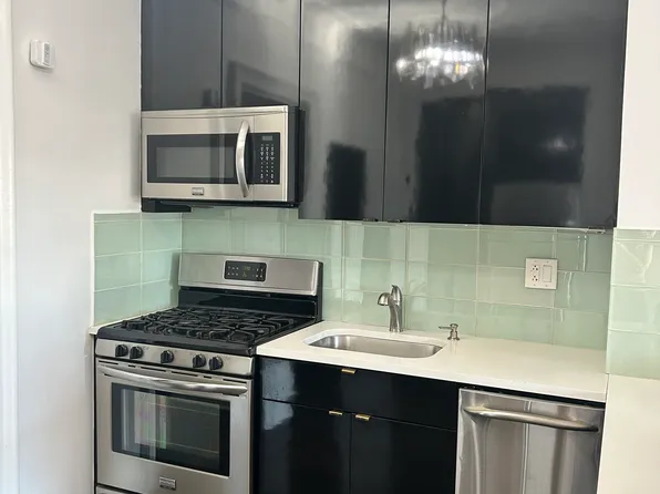 160-15 Powells Cove Boulevard image 23 of 24