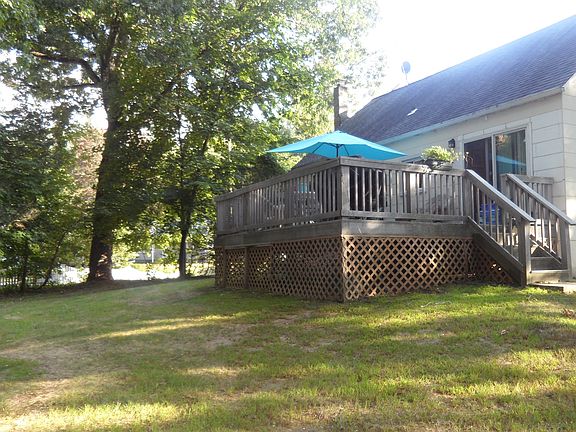 4th image of 26 Carolina Dr