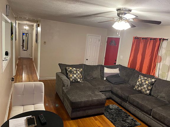 5th image of 172 Kirk Dr