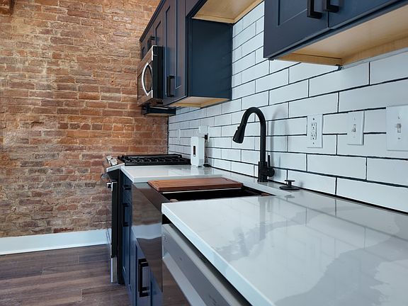 4th image of 142 E Clifton Ave #1