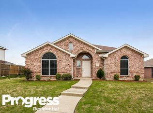 2409 Redfield Dr, Mesquite, TX 75181