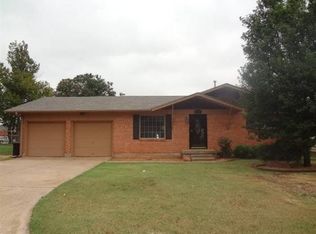 1203 4th Pl, Elgin, OK 73538
