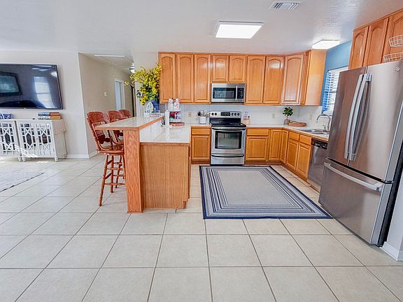 4th image of 4004 Samoa Rd