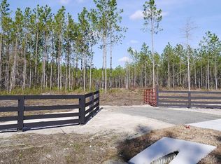 3 Middle Rd, Callahan, FL 32011