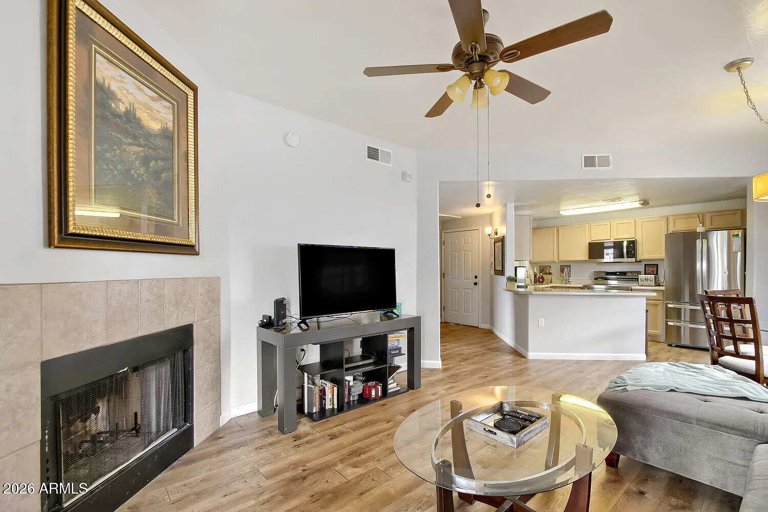 2 bed, 1054 sqft, $1,950 — Photo 2