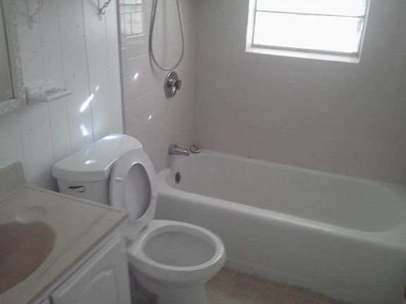 4th image of 4764 SE 25th St