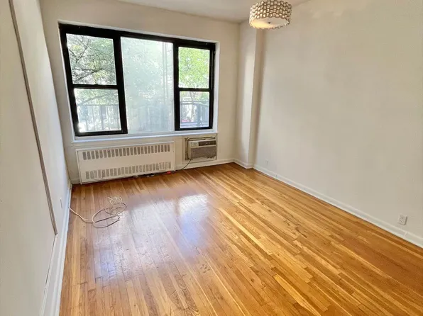424 W 57th St APT 2A, New York, NY 10019