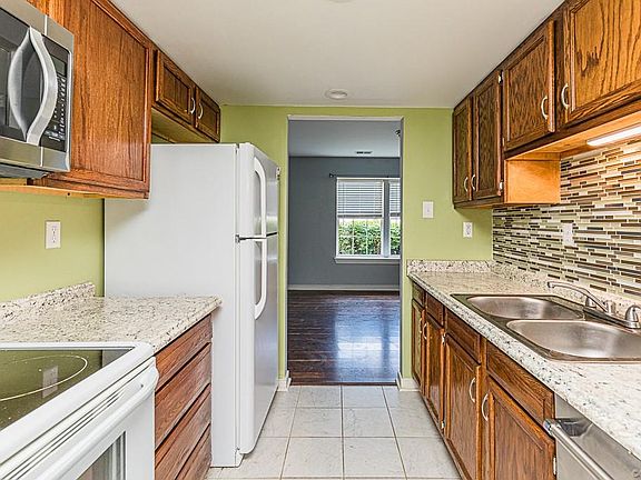 5th image of 9511 Kimberly Lynn Cir Unit 9511