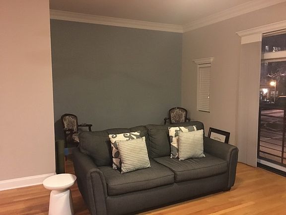 5th image of 924 W Cornelia Ave APT 2N