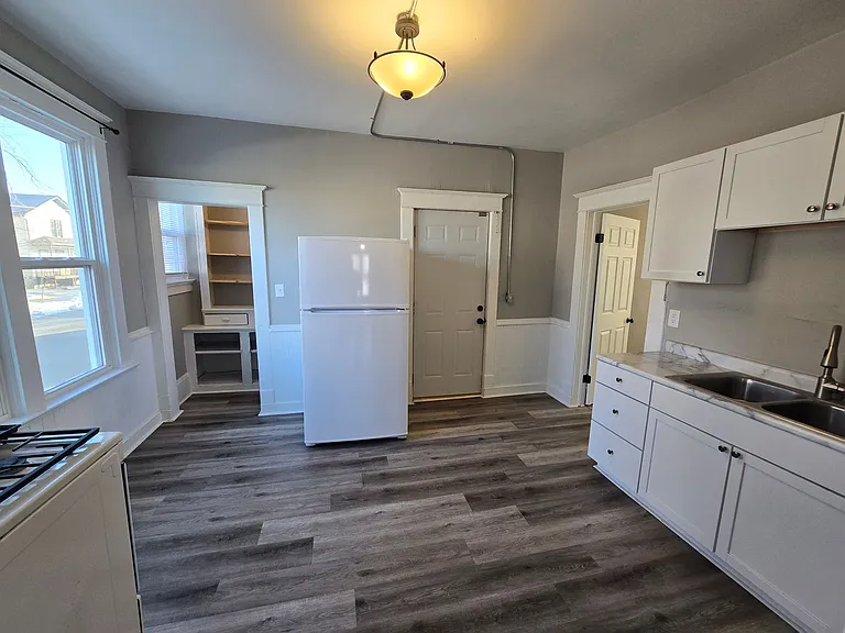 322 Broad St — Photo 12