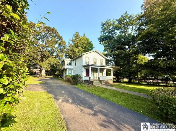 153 W Main St, Fredonia, NY 14063