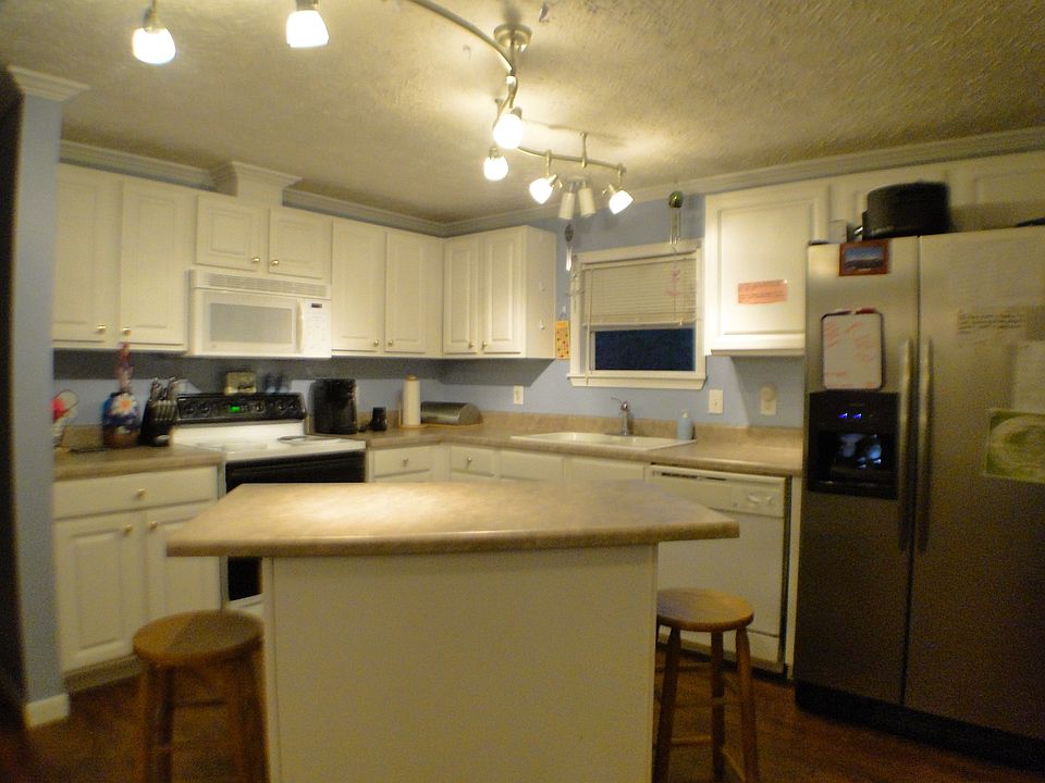 2nd image of 261 Mayberry Ln