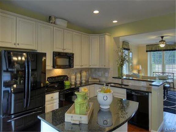 3rd image of 1 Red Rose Ln