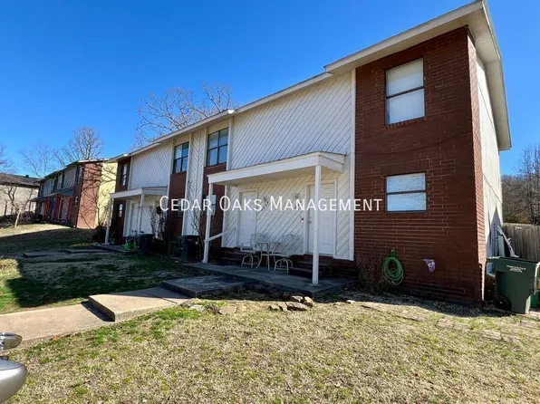4098 N Sunflower Cir, Fayetteville, AR 72703