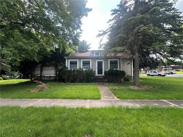 400 State St, Medina, NY 14103