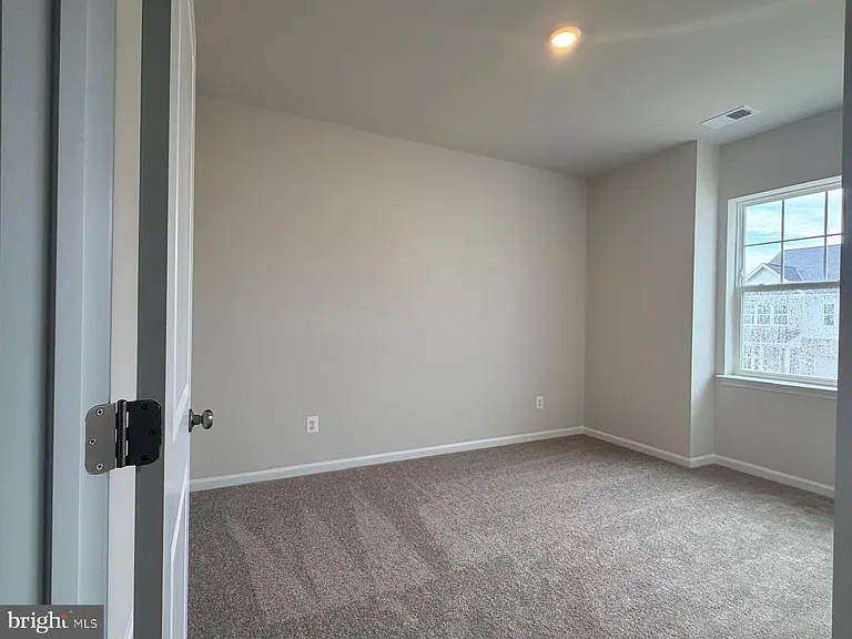 19 Forest Grove Ave — Photo 19