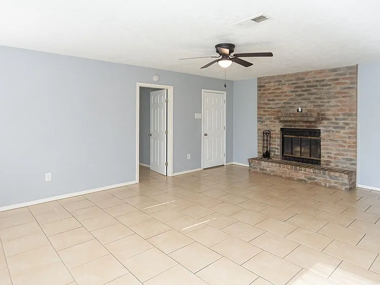 4210 Cork Ln — Photo 5