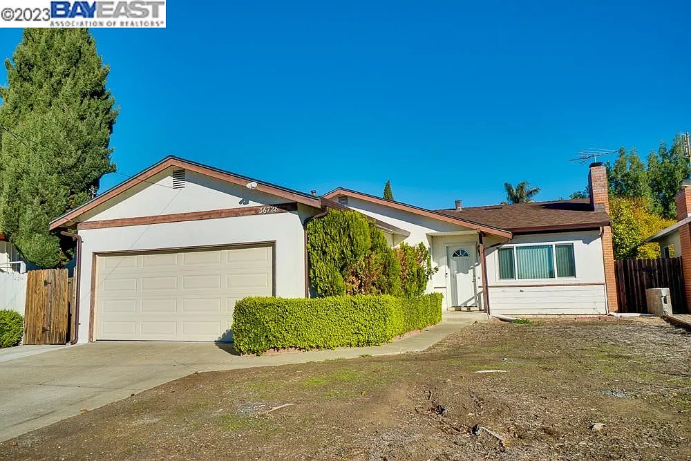36728 Burdick St photo 1