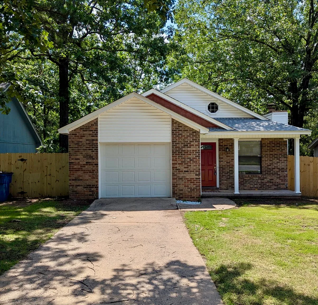 3 bed, 1270 sqft, $1,500 — Photo 1