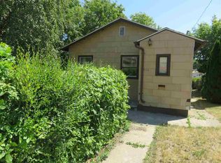 512 10th Ave NE, Minot, ND 58703