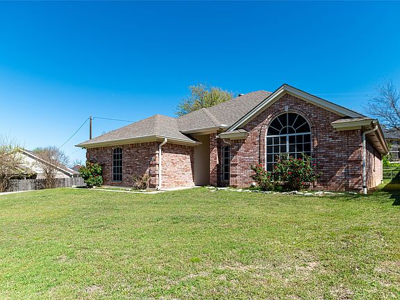 3rd image of 604 Valleyridge Ct