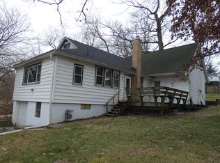 2113 Riverview Ave, Fox River Grove, IL 60021