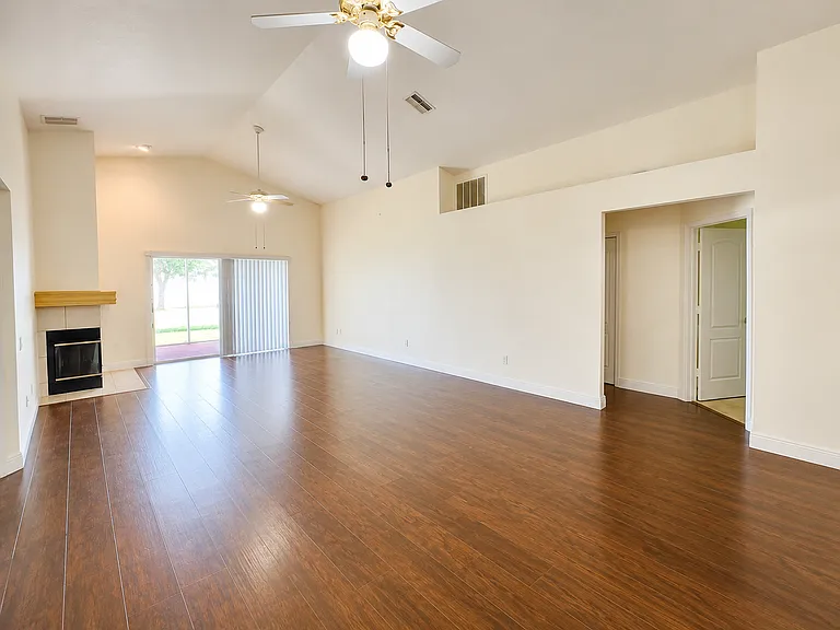 4201 Pine Isle Dr — Photo 6