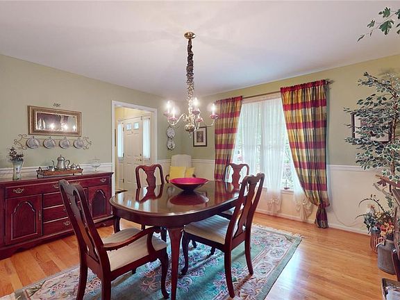 5th image of 4671 Hampshire Dr