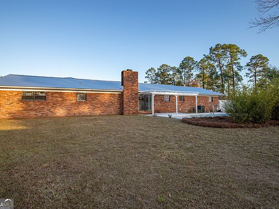 4th image of 185 Pierce St