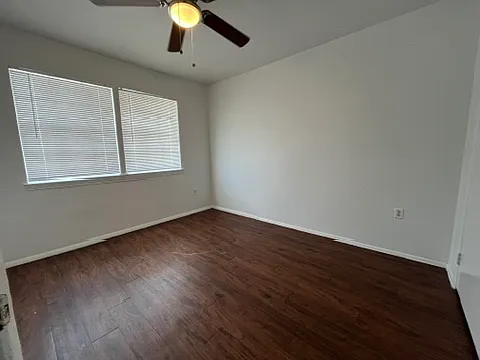 Crestwood Apartments — Photo 37