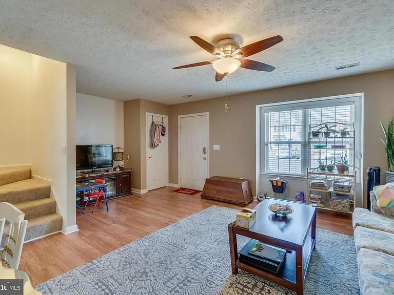 9909 W Midland Way — Photo 3