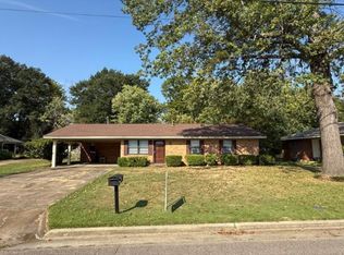 407 N Foster Dr, Tupelo, MS 38801