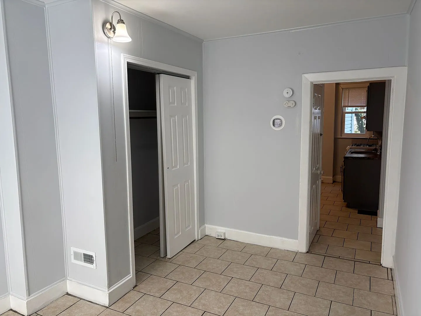 2 Bed - West Chester Borough — Photo 2