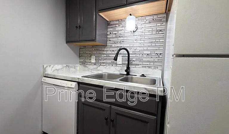 2343 B St #1 — Photo 6