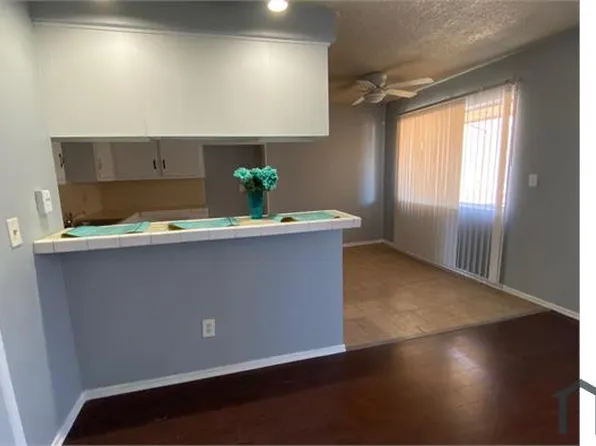 11611 Menlo Ave APT D, Hawthorne, CA 90250