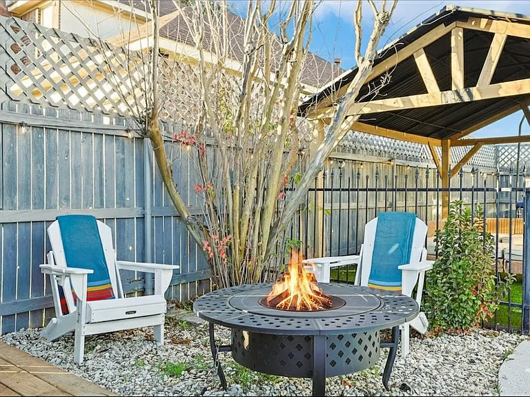 806 Longleaf Dr — Photo 45