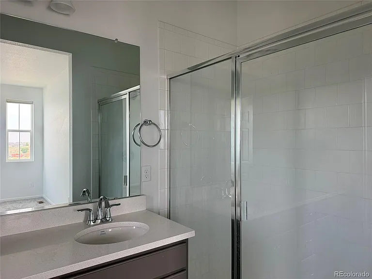 587 S Richfield St — Photo 15